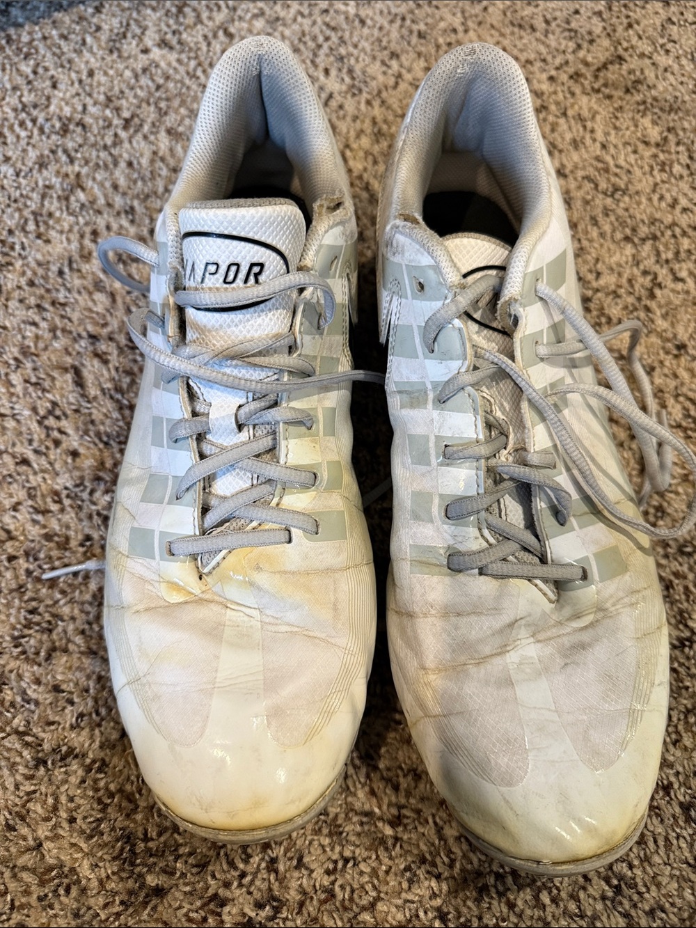 Nike Vapors Men's White and Light Gray Cleats Size 11